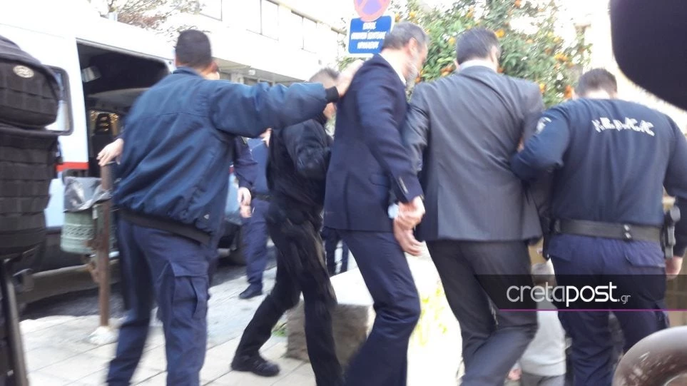 Με κατάθεση Λεμπιδάκη ξεκινάει η δίκη για την απαγωγή του -«Φρούριο» το δικαστικό μέγαρο